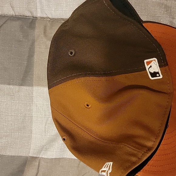 New Era Atlanta Braves Baseball cap, size 7 3/4, colors Brown and light brown - Picture 3 of 9